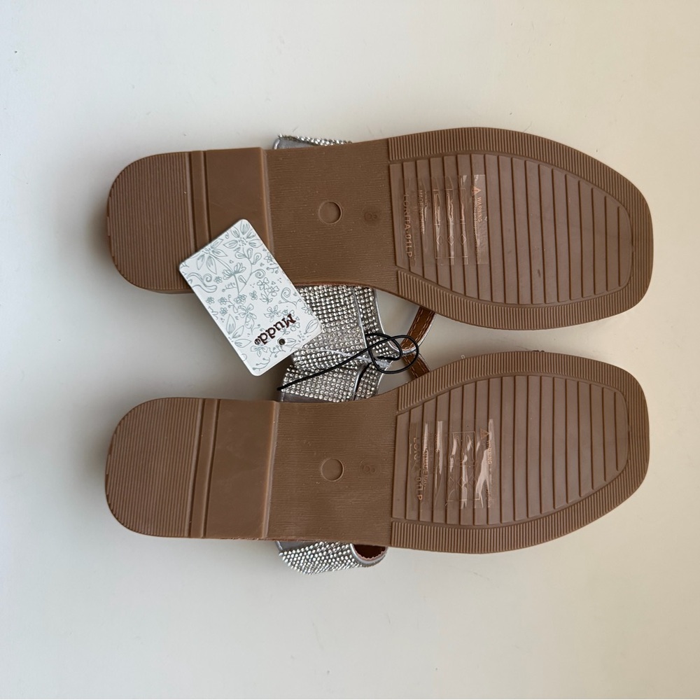 Mudd Silver Rhinestone Flat Slide Sandals w Toe Loop Size 8 NWT - Picture 11 of 11